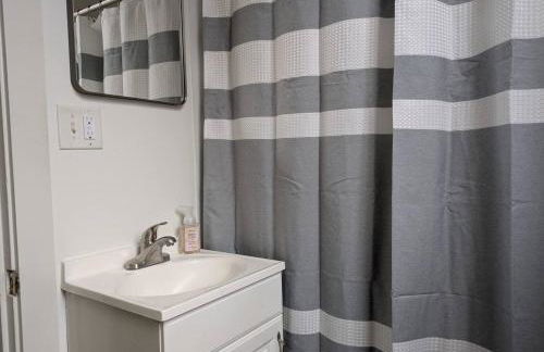 NEW! 2Br1Ba Convenient to 9th St, NCSSM - Foto 26