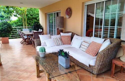 Precioso chalet 4 habitaciones con Piscina comunitaria - Photo 11