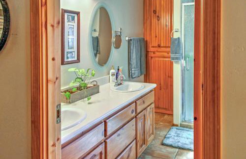 Rustic Cabin with Decks, Alpine Views and Pool Table! - Foto 13