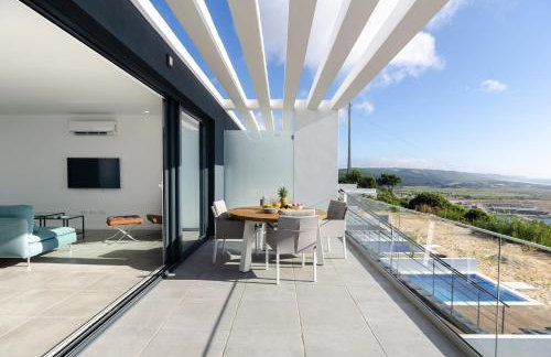 Ocean Views - New Private Condominium with Pool & Sea Views - Foto 3