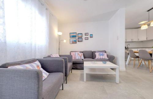 Casa Lolo y Pepe - 100M to the Beach By Lanzarote Vacation Homes - Foto 1