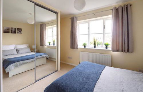 Guildford Townhouse with Parking - Foto 10