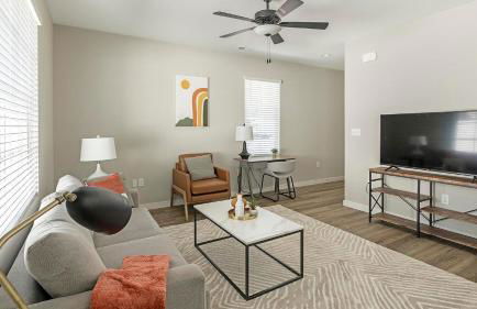 Landing Stylish 2BD Pool Courtyard - Foto 43