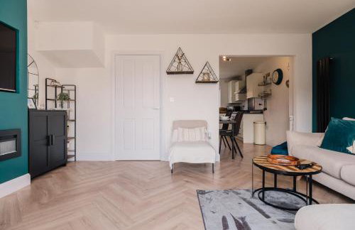 Beautiful 3 Bedroom Home Near Worcester - Photo 14