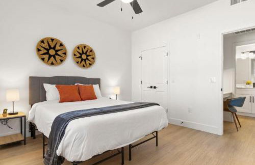 CozySuites Glendale by the stadium with pool 13 - Foto 7