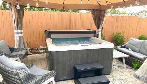 NEW cozy beautiful house with pool and hot tub - Foto 3