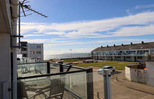 No. 28 Contemporary beach side property with sea views - Foto 41