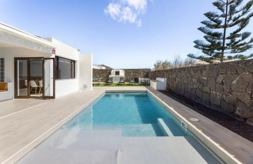 Villa Cactus - Large Private Plot - Heated Pool & BBQ - Luxury Vacation - Foto 11