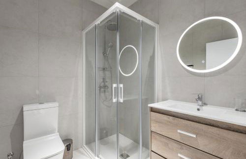 Chic & Comfortable Apartment, Private Terrace - Photo 26