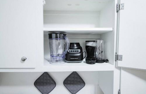 Fenced Lot W Home Gym plus Washer and Dryer - Foto 19