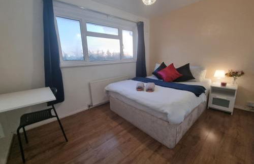 Cheerful 4/5 bed house - Heathrow - Foto 1