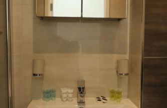 Amanah Properties - Stylish Retreat for Friends & Families Zone 1 Sleeps 5 - Foto 26