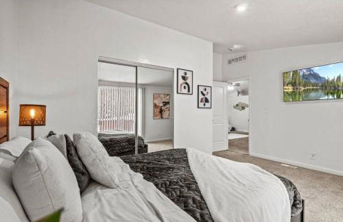 Upscale Retreat near vibrant downtown - Foto 19