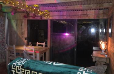 Miss Francis Horse Wagon Sleeps up to 5 - Foto 3