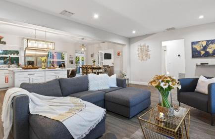 Hot Tub Firepit Deck 10mins to Beach Near Las Olas Middle Terrace Cottage by AvantStay - Foto 8