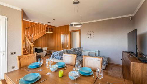 Gorgeous Home In Sant Cebrià De Vallalt - Foto 2