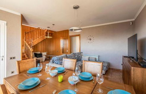 Gorgeous Home In Sant Cebrià De Vallalt - Foto 2