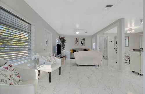 Sleeps 8 Near Busch Gardens with BBQ and Fenced Yard - Foto 40