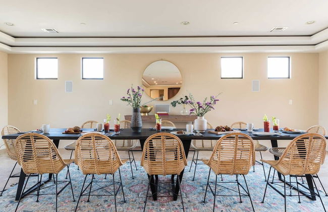 Sunbeam by Avantstay Elegant, Private Desert Home w/ Infinity Pool, Spa & View - Foto 13