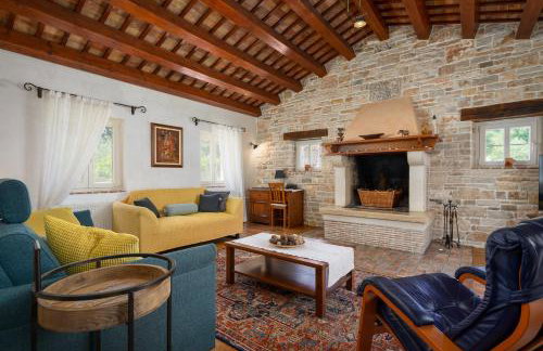 Villa Lipa for 8 persons near Pula with 41 m2 heated pool, beautiful garden, sauna & kids playground - Foto 14