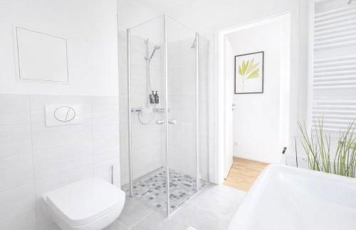 Larooms Merseburg - Apartment CS01 - 3 Zimmer, 7 Betten, 2 Bäder, 2 Parkplätze, Balkon & Aufzug - Foto 9