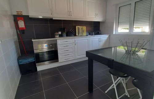 Casas da Escola - "Casa da Professora" - Meãs - Foto 17