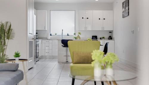 City View 2BR I Parking I King Bed I Workspace - Foto 4