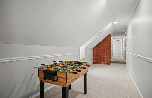 Hobbs Mill Ski Lodge Theater Games Dogs OK - Photo 21