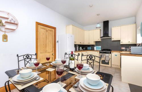 Calder Row by Alt-Stay Contractor Accommodation - 3 Bed Canal Side Contractor Home With Parking, Wi-Fi & Full Kitchen - Ideal For Long stays - Foto 18