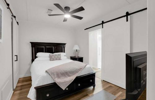 Lakefront Cabin with Private Dock - Foto 13