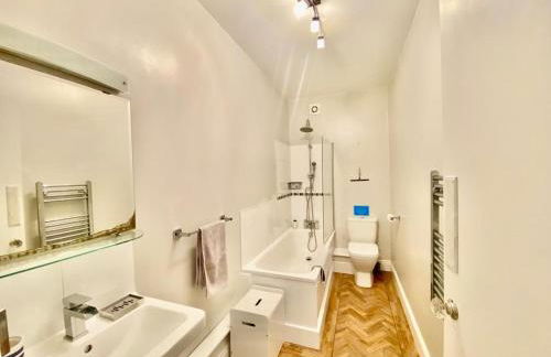 St Catherine's Lookout - Photo 9