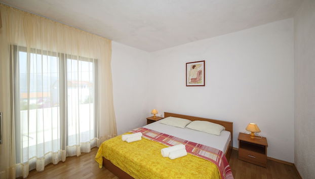 Cozy Beachfront Holiday Home Slatine - Foto 2, Habitación