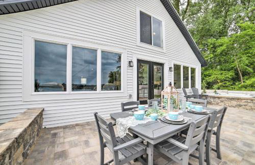 Newly Built Gilletts Lake Gem: Dock & Hot Tub - Photo 26