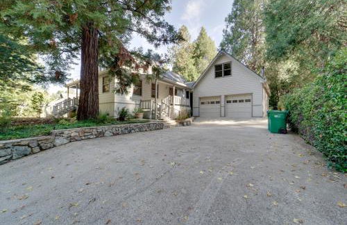 Near Dtwn and Pioneer Park Home with Furnished Patio - Foto 32