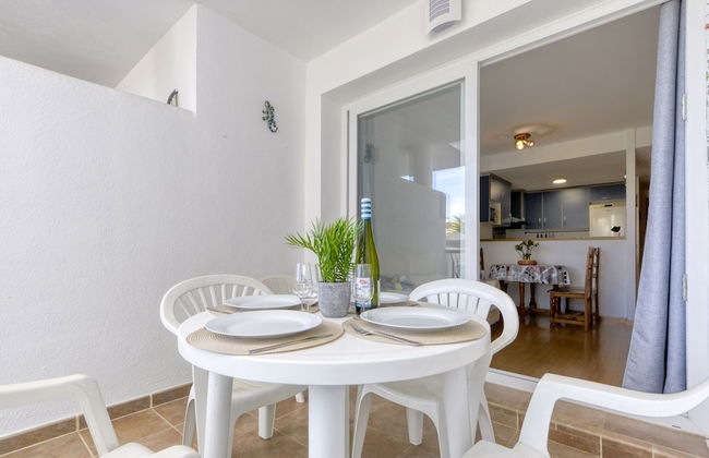 Apartment in Roses Near Sandy Beach - Photo 16