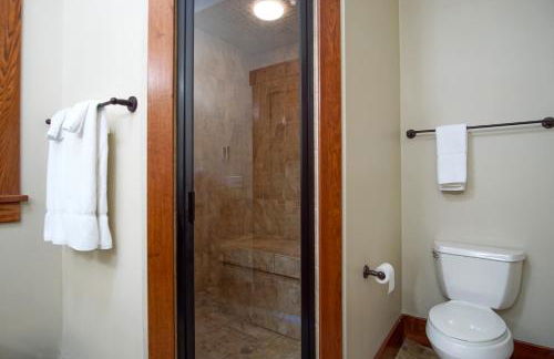 Slope side 8 BR at Sanctuary Majestic Mountain Top Estate 4800 square feet of quality sleeps 16 - Foto 60