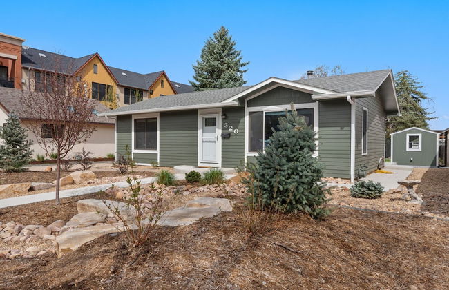 Spirit of the Rockies - Private Backyard & Hot Tub - Foto 33