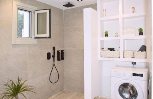 Apademia Skyros Luxury Apartment - Photo 27