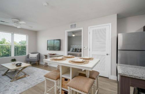 5th Quarter at Watercress- 0 9 Miles to UA- 2 BR 2 BA- Riverfront - Foto 16