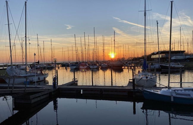 Welcoming Apartment Near Lake - Photo 33