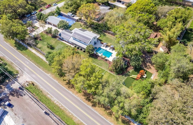 Luxe Largo Retreat: Pool, Games, Basketball & More - Foto 57