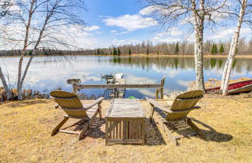 Tenstrike Lake House on 60 Acres Hike and Fish! - Foto 1