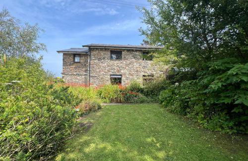 Lofthouse - secluded quirky cottage with sea views! - Photo 59