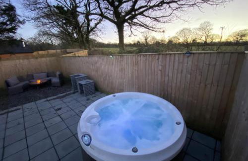 Acorn Cottage - Photo 2