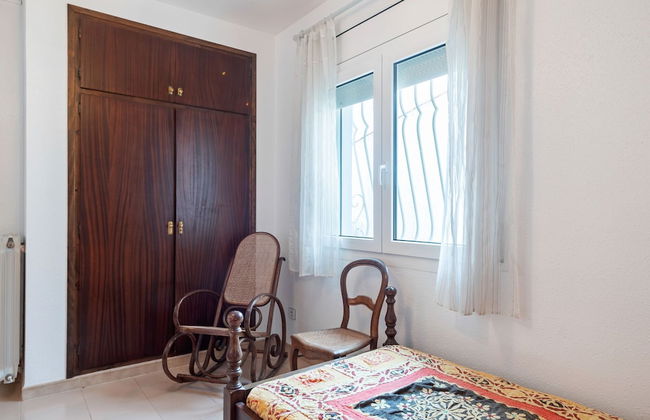 Peaceful Holiday Home in Sant Pere Pescador With Swimming Pool - Foto 18