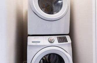 2BR Haven: Remodeled Gem! - Foto 22