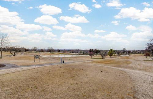 Retreat @ the Hills w/ Pets and Game Room - Foto 9