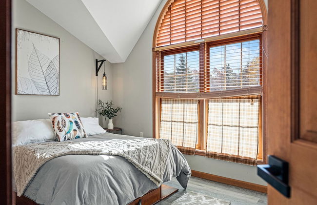 Laker s Pointe by Avantstay Lakefront Private Peninsula Hot Tub Game Room - Photo 39