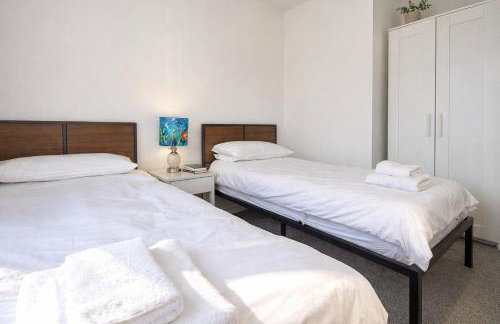 Peaceful Family & Workers Home Near Train Station - Foto 8