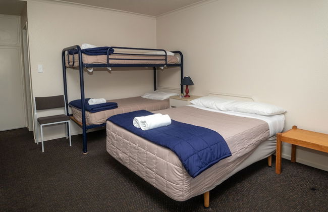 Te Anau Top 10 Holiday Park - Photo 10